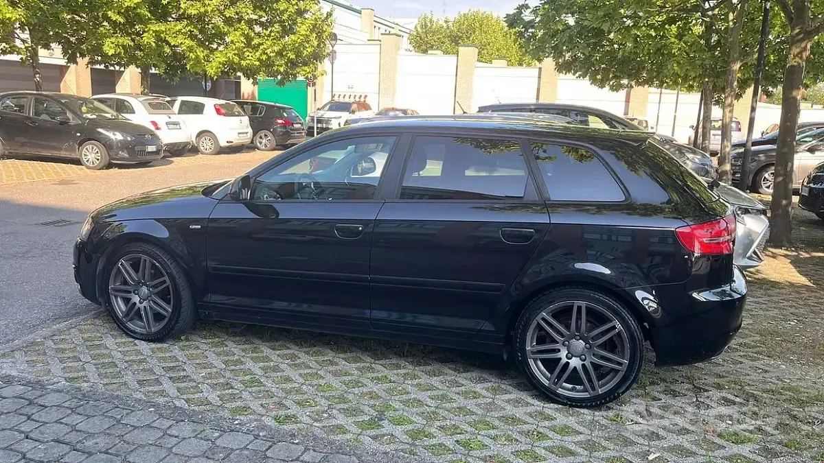 Usata Audi A3 Sportback 105 CV (77 kW) 2011 Nero Utilitaria