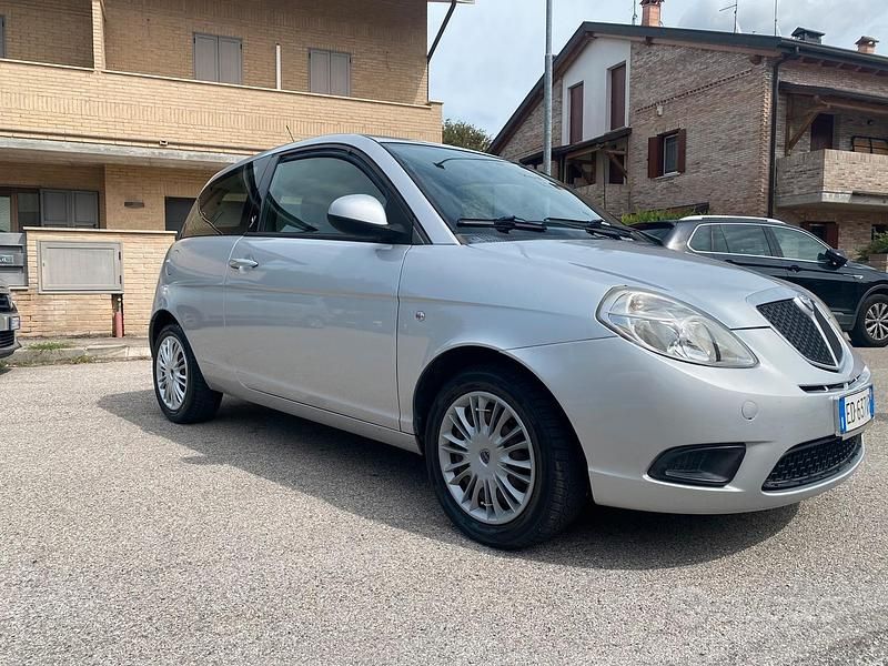 Usata 2010 Lancia Ypsilon Due volumi | 3100 € (Ottimo prezzo) - Immagine 1/4