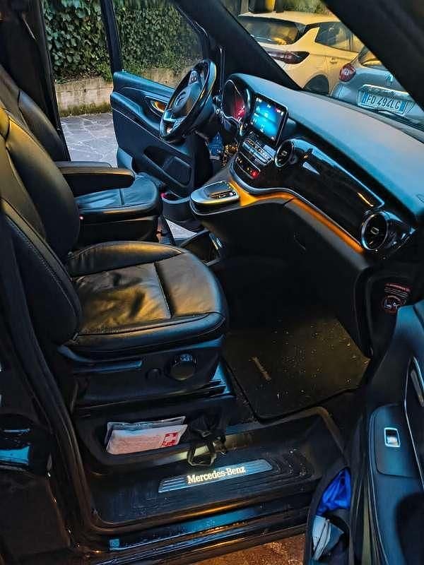 Usata Mercedes V300 Exclusive 239 CV (175 kW) 2021 Nero Monovolume