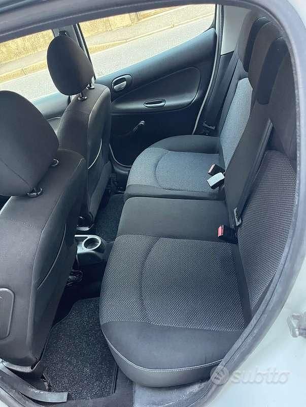 Usata Peugeot 206 60 CV (44 kW) 2012 Bianco Berlina