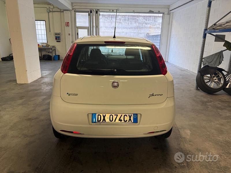 Usata Fiat Grande Punto Active 69 CV (50 kW) 2009 Bianco Utilitaria