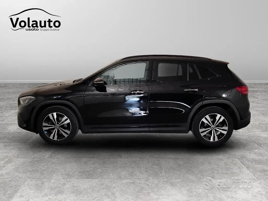 Usata Mercedes GLA180 Advanced Plus 116 CV (85 kW) 2023 Nero SUV