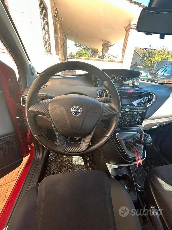 Usata Lancia Ypsilon 85 CV (62 kW) 2013 Rosso Utilitaria