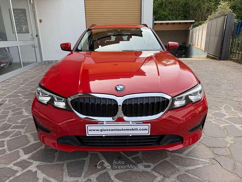 Begagnad BMW 316 Advantage 122 HK (89 kW) 2022 Röd Kombi