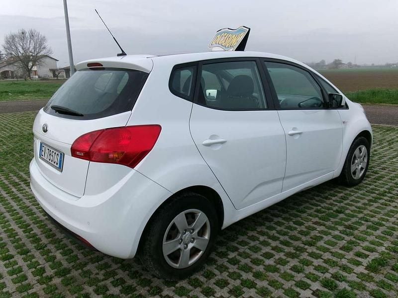 Usata Kia Venga Active 90 CV (66 kW) 2014 Bianco Utilitaria