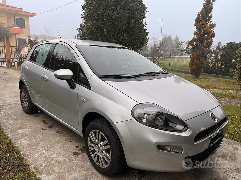 Usata Fiat Punto 80 CV (58 kW) 2013 Grigio Utilitaria