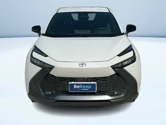 Usata Toyota C-HR Active 140 CV (102 kW) 2024 Bianco SUV