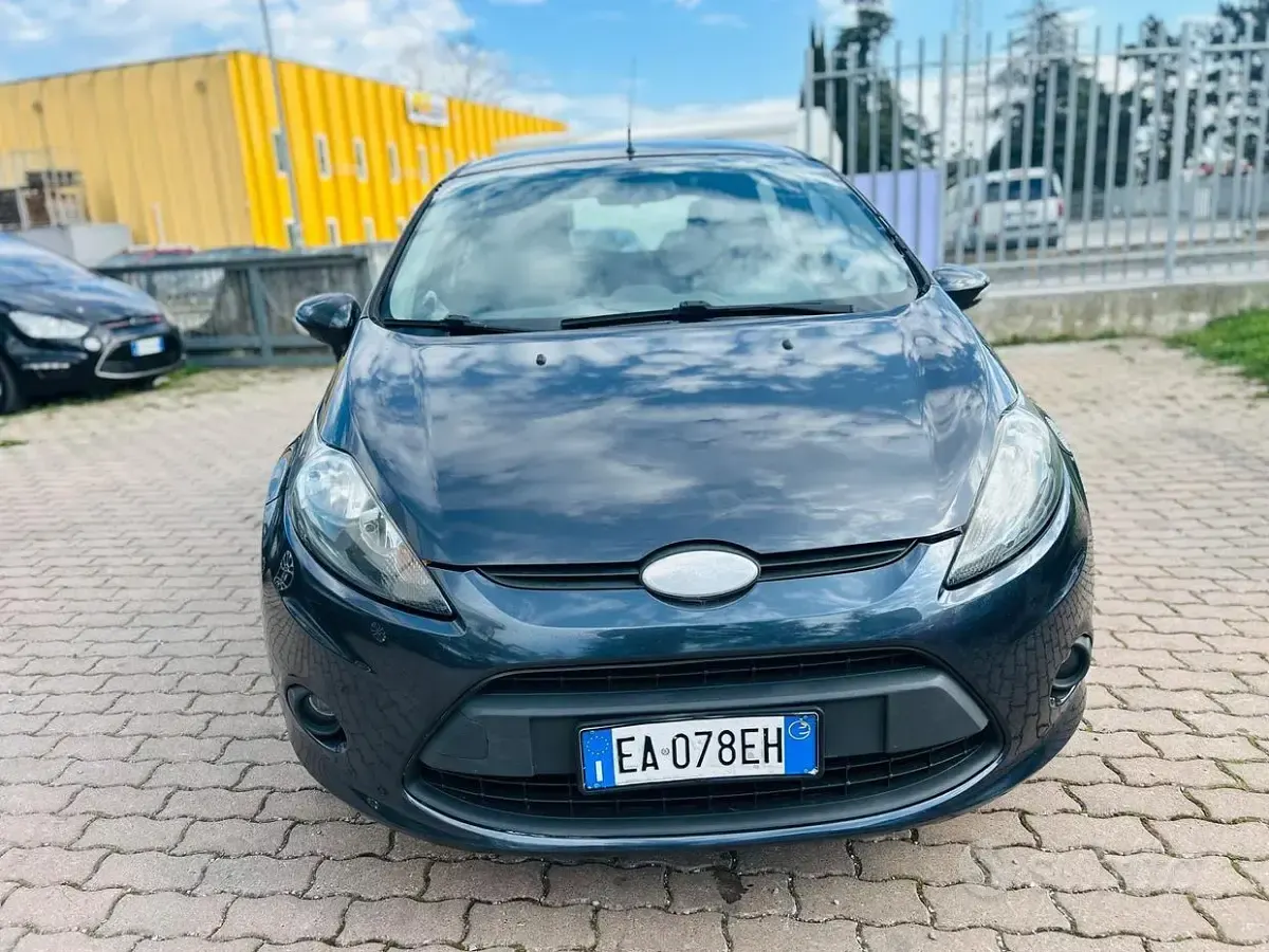Second-hand Ford Fiesta Titanium 68 CP (50 kW) 2009 Gri Berlinǎ