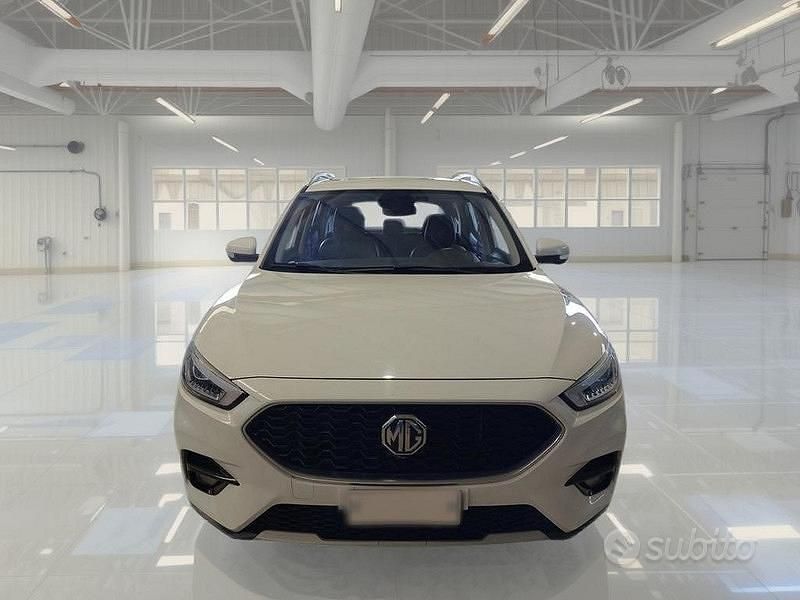 Usata MG ZS Luxury 111 CV (81 kW) 2022 Bianco SUV