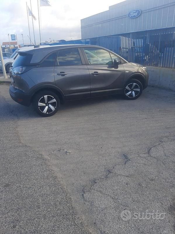 Usata Opel Crossland 110 CV (80 kW) 2021 Grigio SUV