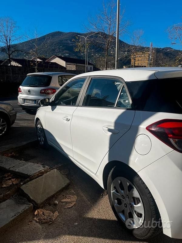 Usata Hyundai i20 85 CV (62 kW) 2015 Berlina