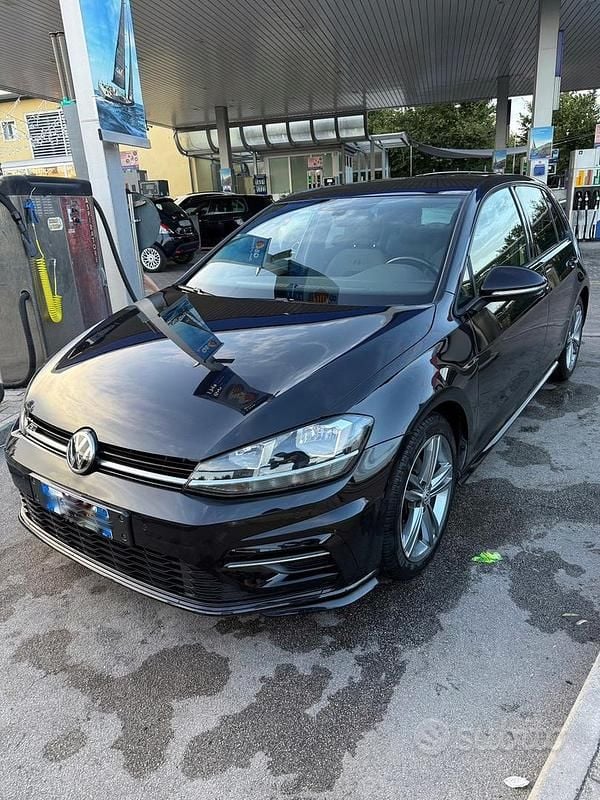 Usata VW Golf VII R-line 116 CV (85 kW) 2018 Utilitaria
