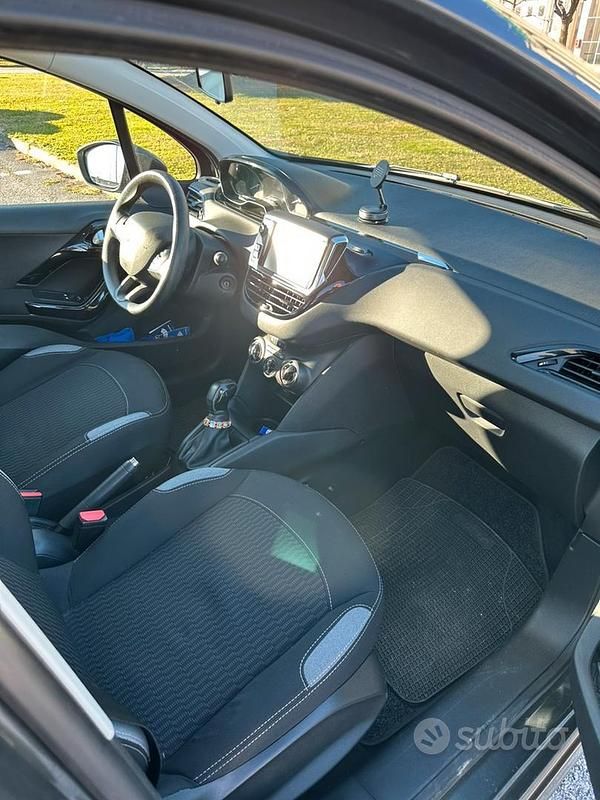 Usata Peugeot 208 2016 Grigio Utilitaria