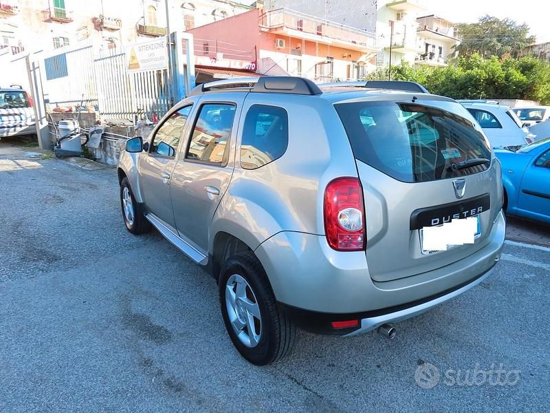 Usata Dacia Duster 110 CV (80 kW) 2012 Giallo SUV