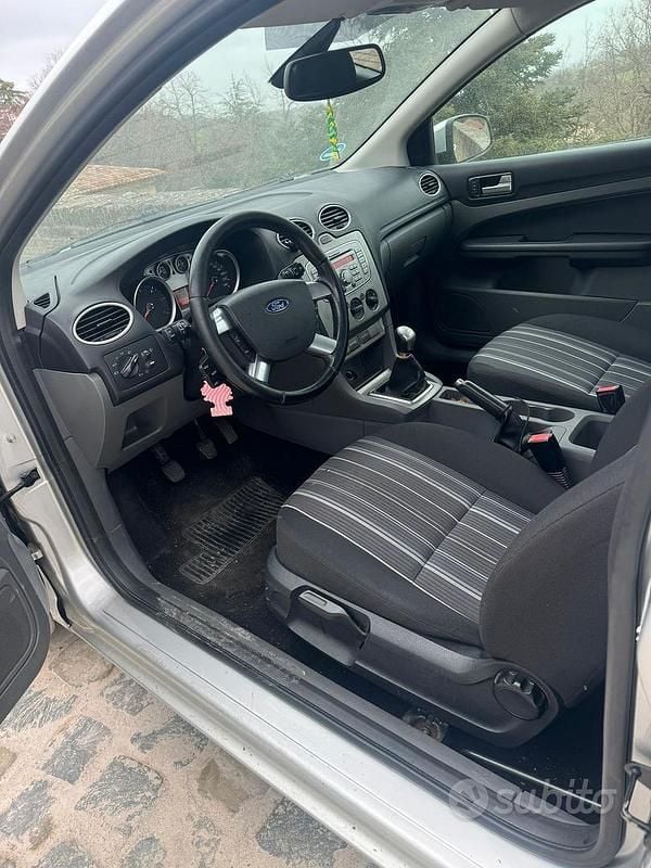 Usata Ford Focus 100 CV (73 kW) 2009 Grigio Coupé