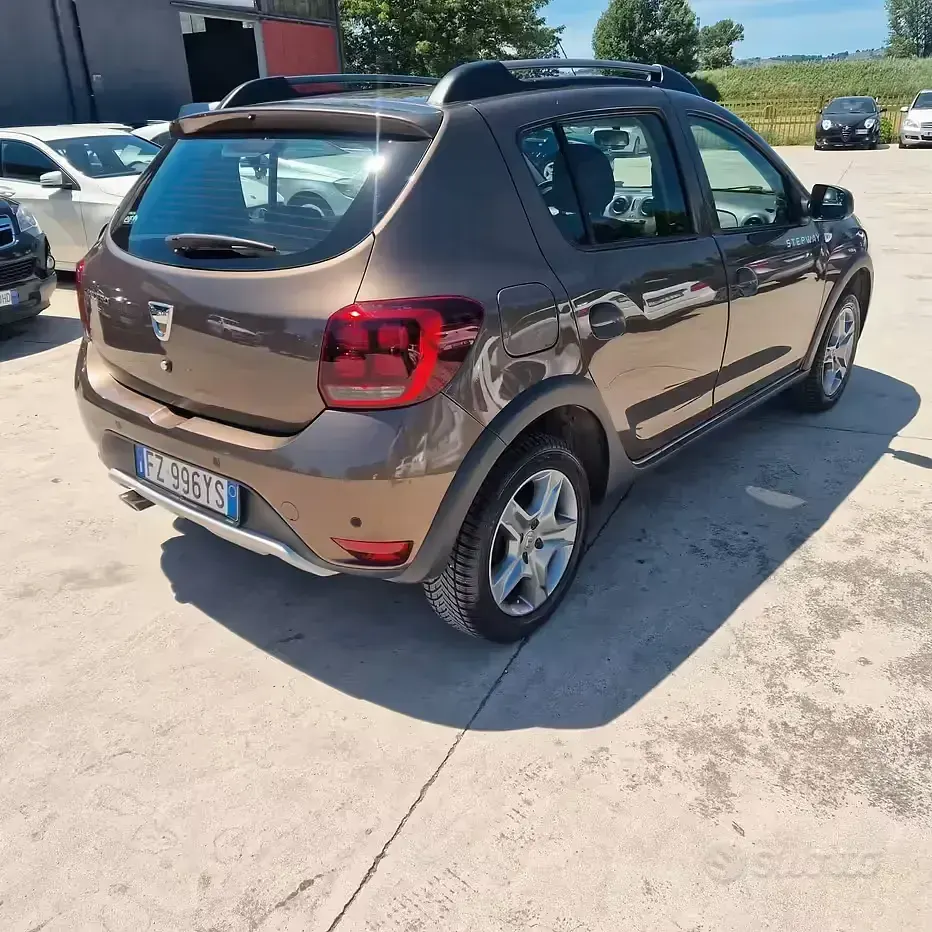 Usata Dacia Duster Prestige 95 CV (69 kW) 2020 Marrone SUV