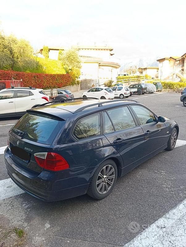 Usata BMW 320 163 CV (119 kW) 2005 Blu/azzurro Station wagon