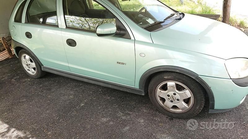 Occasion Opel Corsa Elegance 75 ch (55 kW) 2002 Vert Citadine