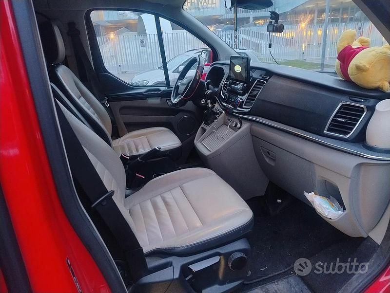 Usata Ford Tourneo 130 CV (95 kW) 2019 Rosso Monovolume