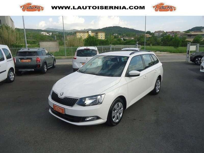 Bianco magnolia pastello Usata 2018 Skoda Fabia Business Line Due volumi | 9900 € (Ottimo prezzo) - Immagine 1/4