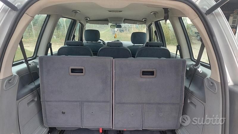 Begagnad Ford Galaxy 116 HK (85 kW) 2008 Grå Minibuss