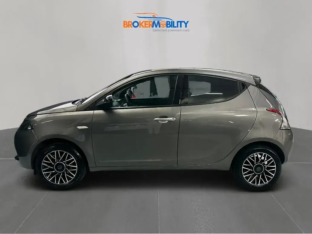 Usata Lancia Ypsilon S 69 CV (50 kW) 2024 Grigio Utilitaria