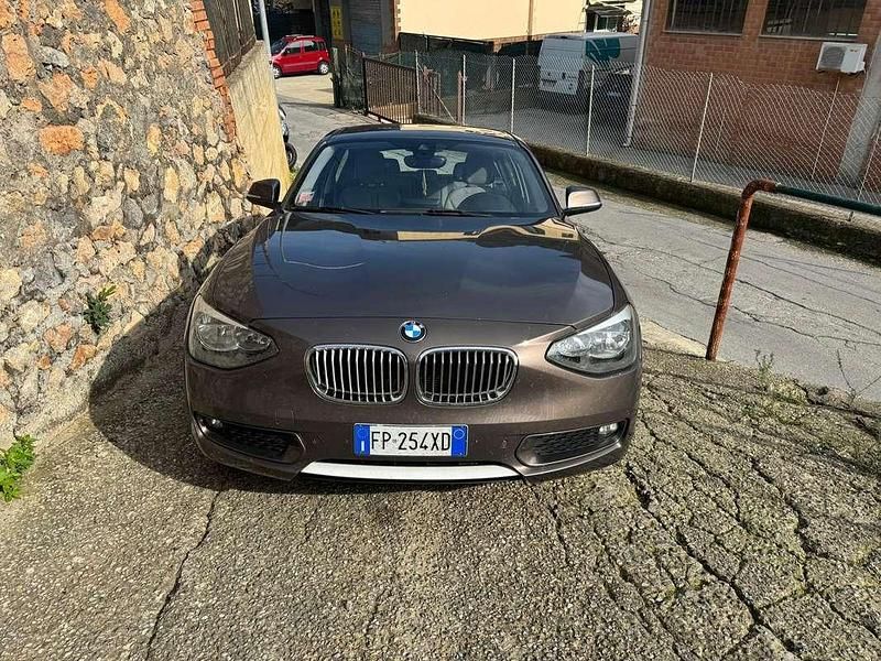 Grigio Usata 2014 BMW 116 Due volumi | 8290 € (Buon prezzo) - Immagine 1/4