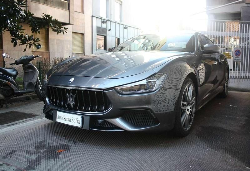 Usata Maserati Ghibli 430 CV (316 kW) 2021 Grigio maratea met. Berlina