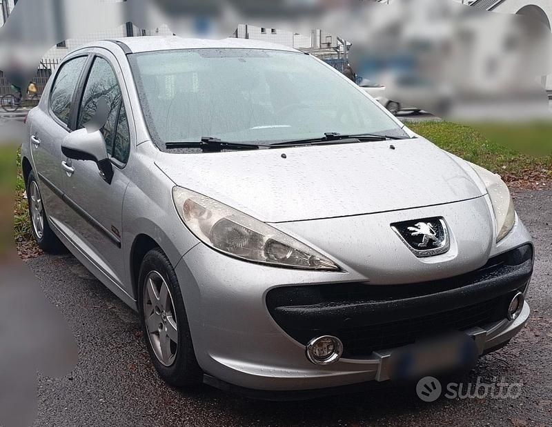 Grigio Usata 2009 Peugeot 207 Due volumi | 3350 € - Immagine 1/4