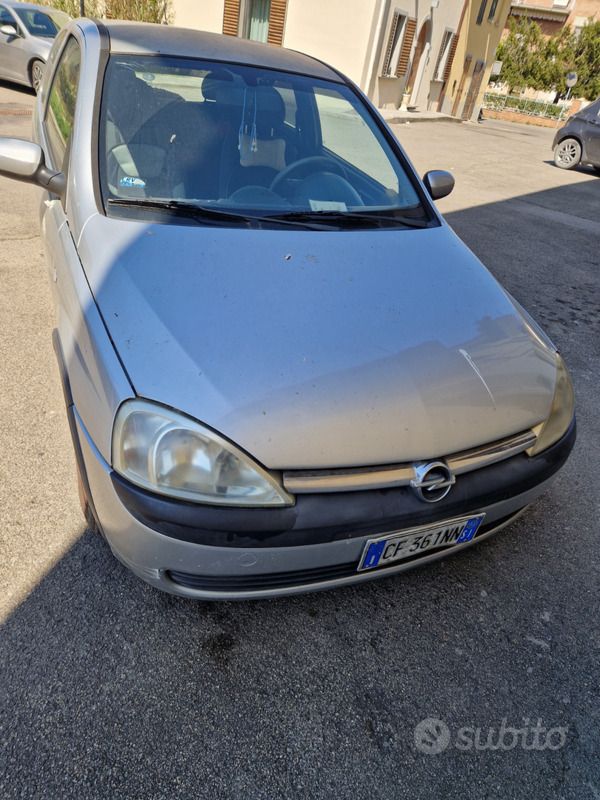 Usata Opel Corsa 54 CV (39 kW) 2003 Grigio Utilitaria