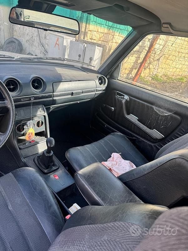 Usata Mercedes 240 1982 Grigio Berlina