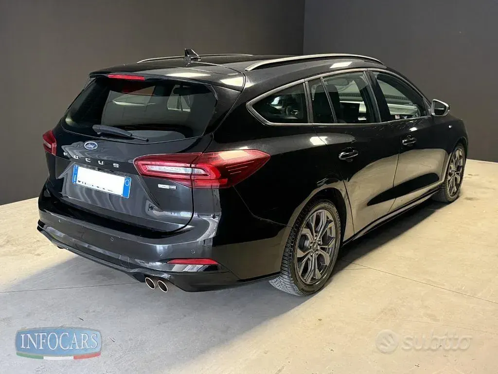 Usata Ford Focus ST-Line 155 CV (114 kW) 2023 Nero metallizzato Station wagon