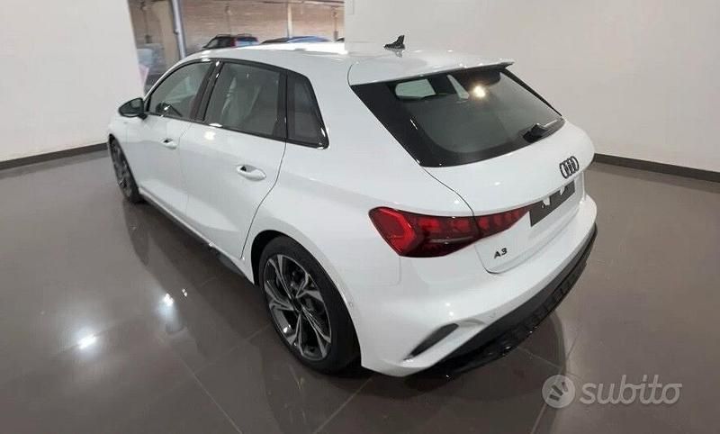 Nuova Audi A3 S-Line 150 CV (110 kW) 2025 Bianco Berlina
