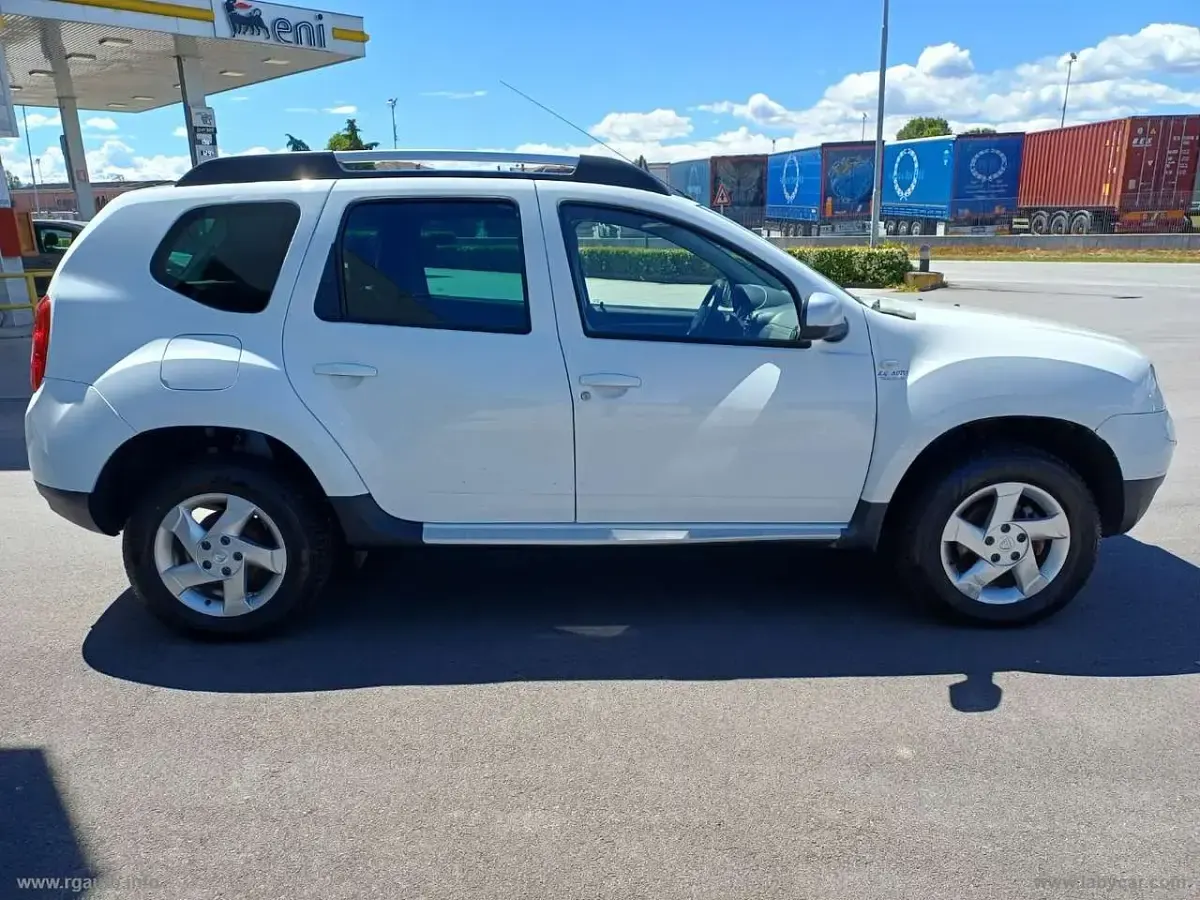 Usata Dacia Duster Lauréate 110 CV (80 kW) 2011 Bianco SUV