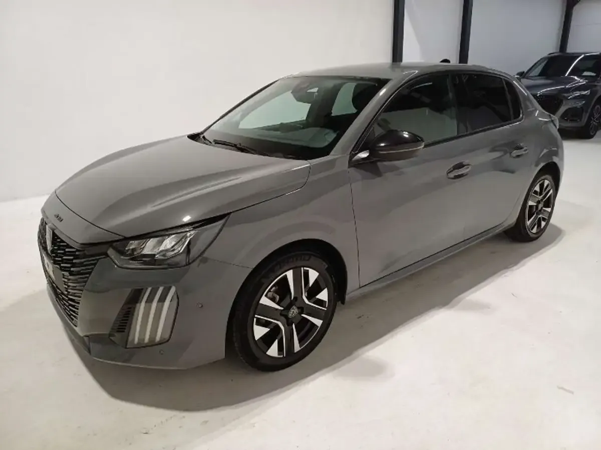 Usata Peugeot 208 Allure 101 CV (74 kW) 2024 Grigio Utilitaria