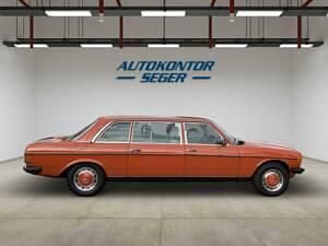 Usata Mercedes 250 129 CV (94 kW) 1978 Arancione Berlina
