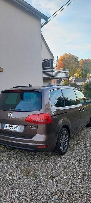 Begagnad VW Sharan 177 HK (130 kW) 2012 Brun Minibuss