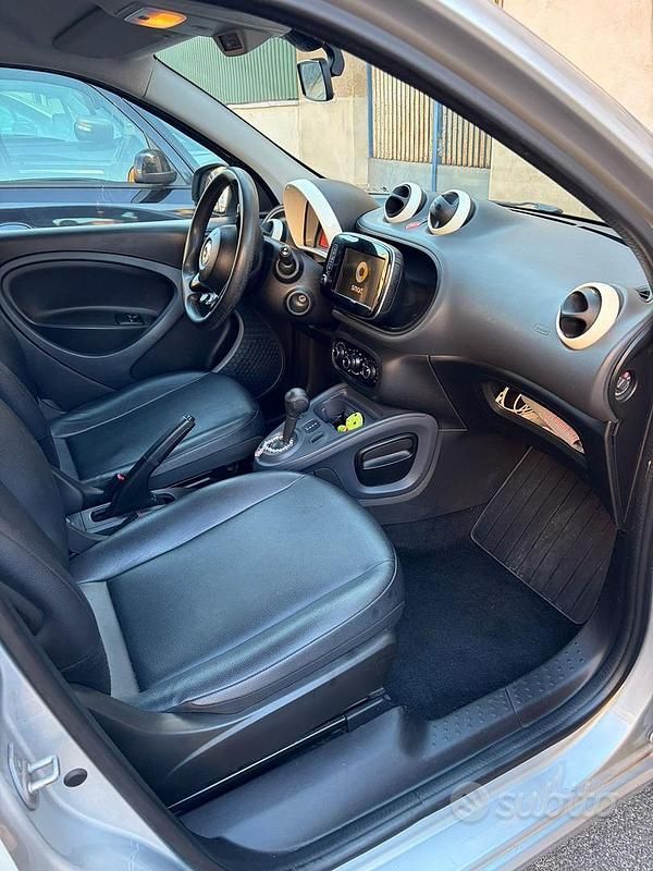 Usata Smart ForFour 71 CV (52 kW) 2019 Bianco Utilitaria