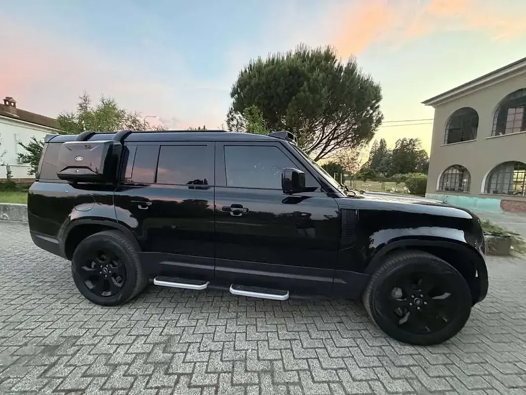 Usata Land Rover Defender 250 CV (183 kW) 2023 Nero SUV