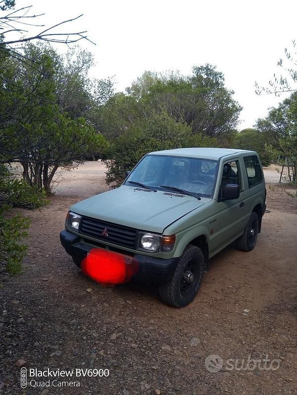 Verde Usata 1996 Mitsubishi Pajero SUV | 6500 € (Cara) - Immagine 1/4