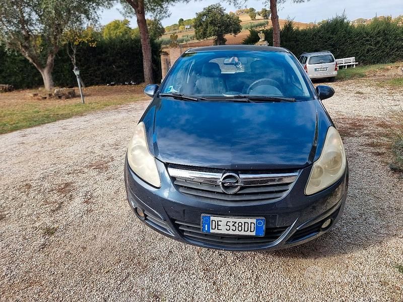 Usata Opel Corsa 2008 Blu Utilitaria