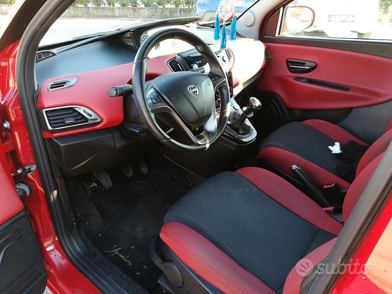 Usata Lancia Ypsilon 95 CV (69 kW) 2012 Utilitaria