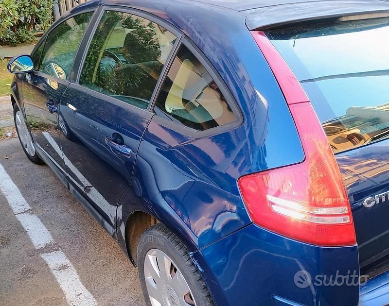 Usata Citroën C4 110 CV (80 kW) 2005 Blu Utilitaria