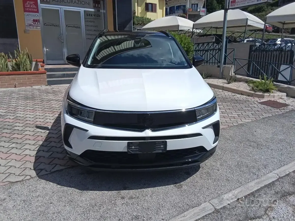 Usata Opel Grandland X GS Line 130 CV (95 kW) 2023 Bianco SUV