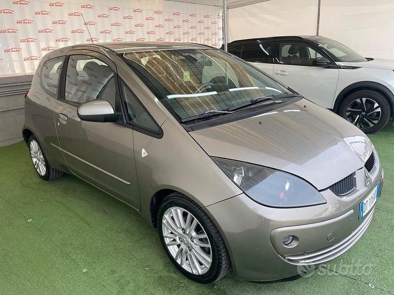 Usata Mitsubishi Colt 75 CV (55 kW) 2009 Marrone Berlina