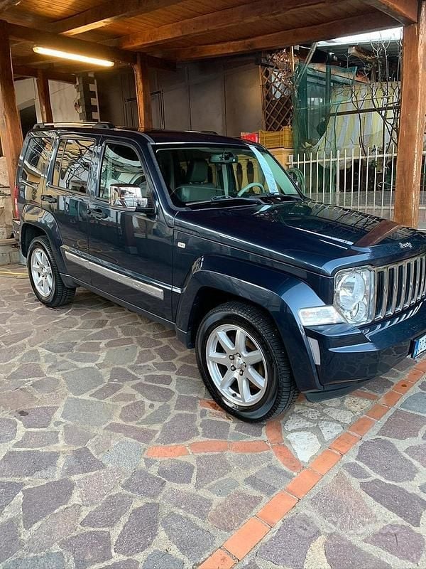 Occasion Jeep Cherokee 177 ch (130 kW) 2009 Bleue SUV
