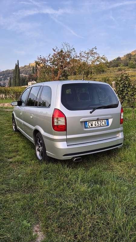 Usata Opel Zafira Design Edition 125 CV (91 kW) 2005 Monovolume