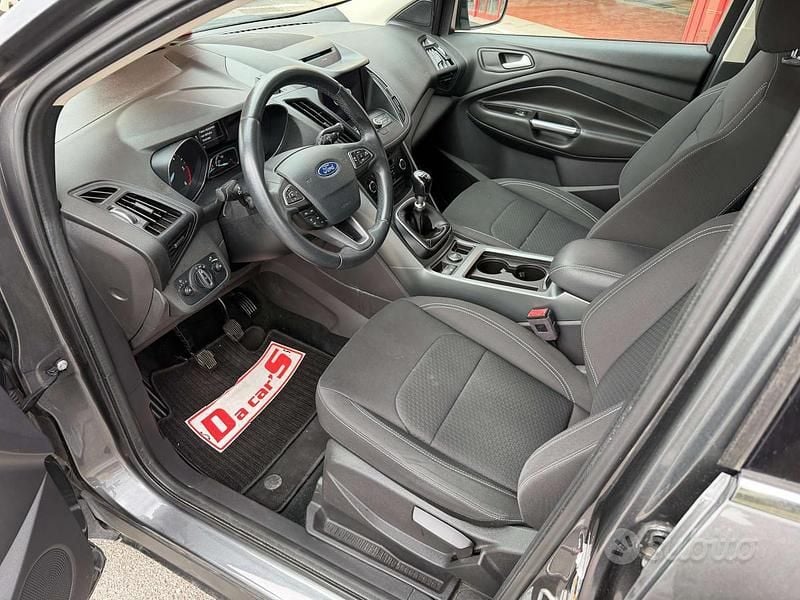 Usata Ford Kuga S 120 CV (88 kW) 2019 Grigio SUV