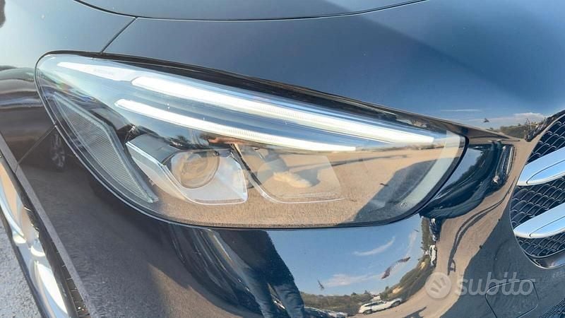 Usata Mercedes B180 Premium 116 CV (85 kW) 2019 Marrone Monovolume