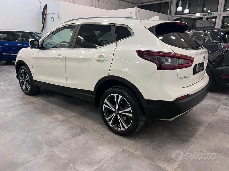 Usata Nissan Qashqai N-Connecta 116 CV (85 kW) 2020 Bianco SUV